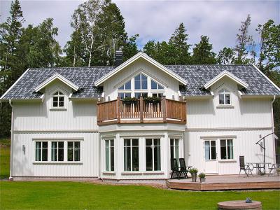 Terrasse mit Balkon und Gauben Schwedenhaus Villa Mälaren