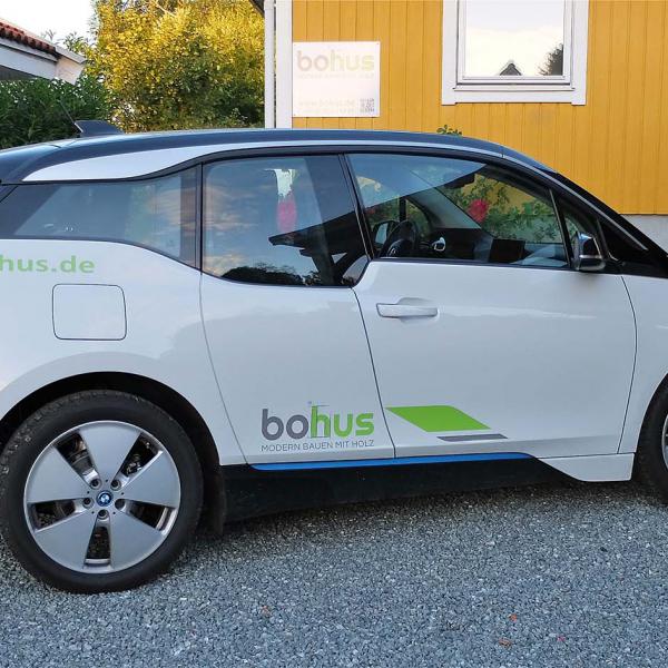 Elektromobilität und ökologischer Holzbau